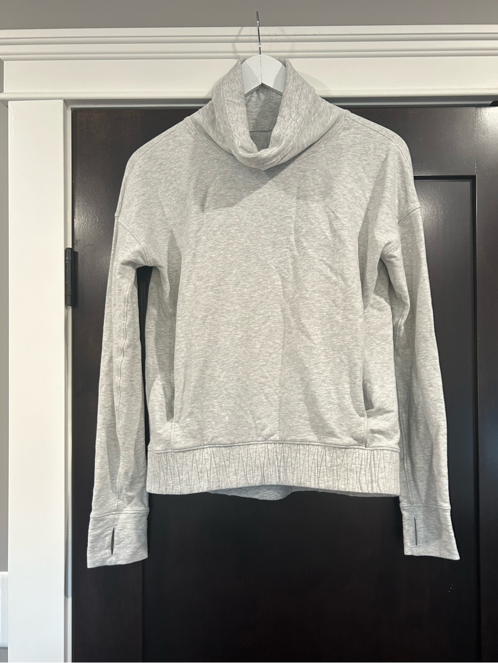 Lululemon Size 4 Stress Less Pullover Sweatshirt